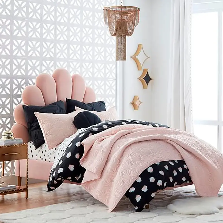 Кровать двуспальная 160x200 розовая Emily & Meritt Shell