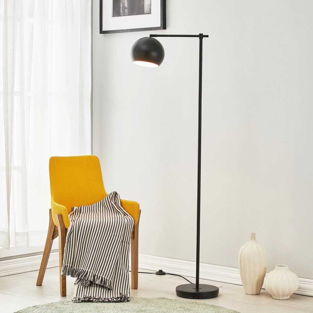 Mobley floor lamp by Romatti