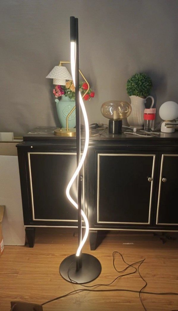 Floor lamp TRACER TWISTED by Romatti