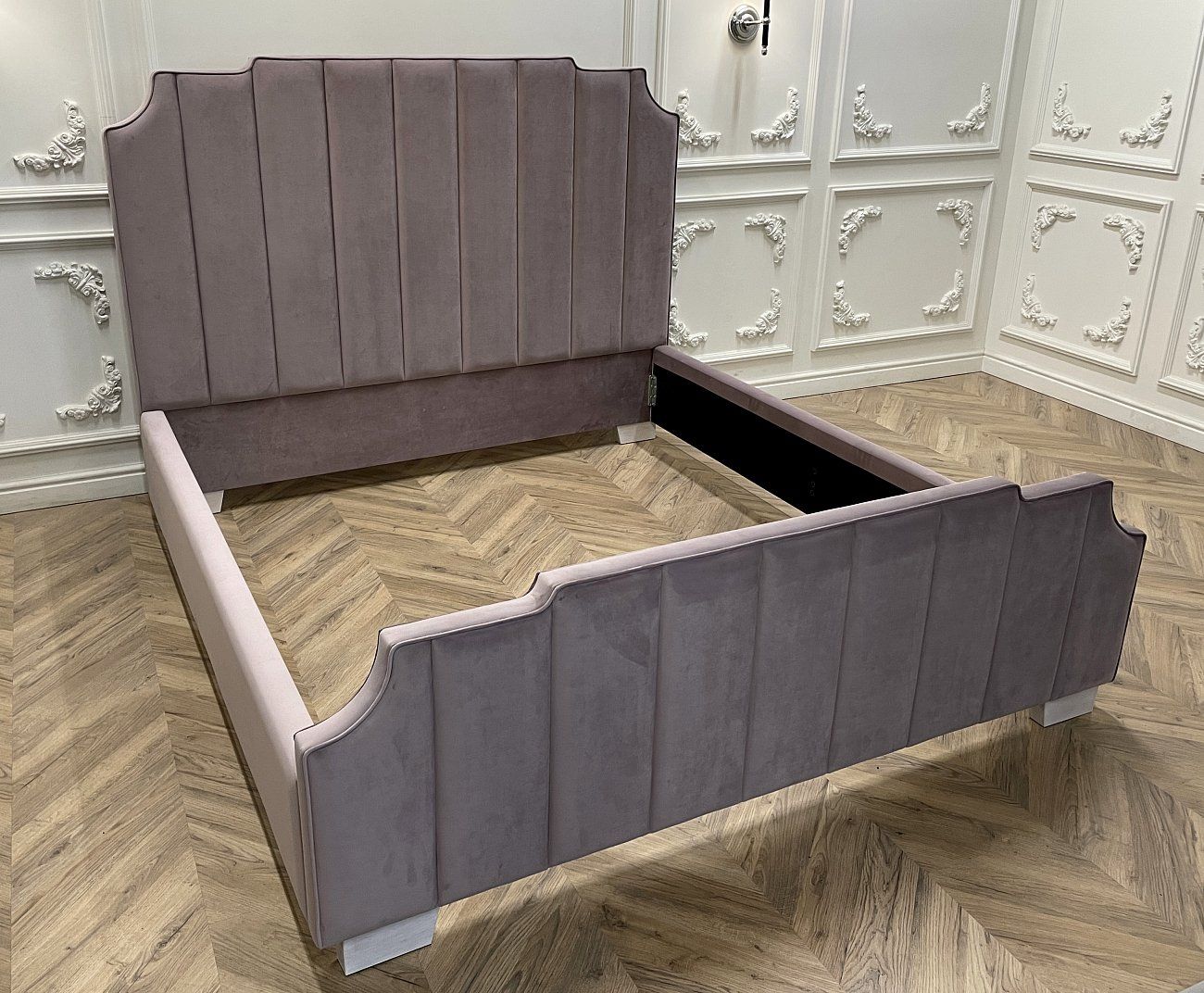 Кровать двуспальная с мягким изголовьем 180х200 см фиолетовая Bony