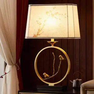 Дизайнерская настольная лампа с абажуром WELLES by Romatti