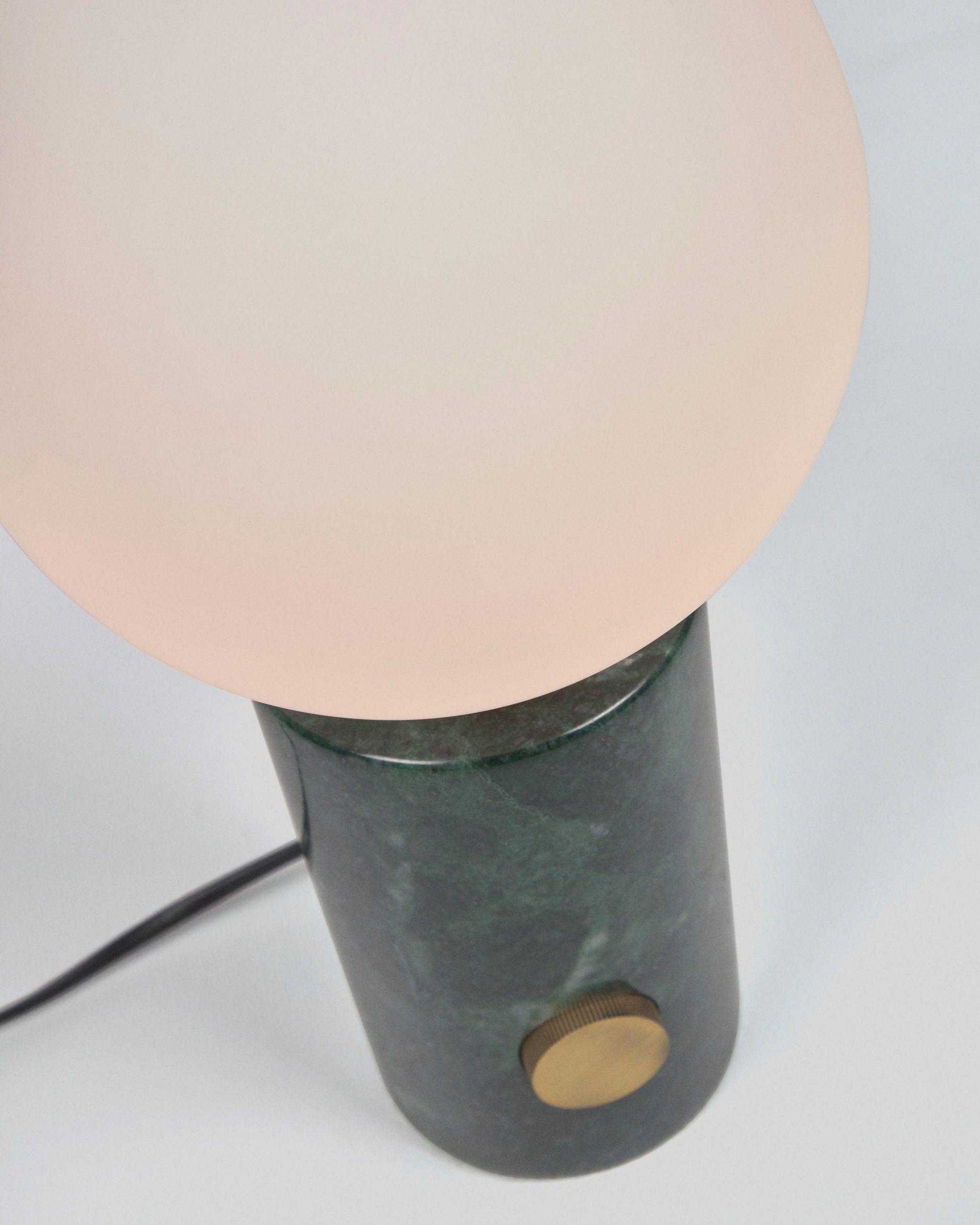Настольная лампа Lonela из мрамора с зеленой отделкой Lonela
