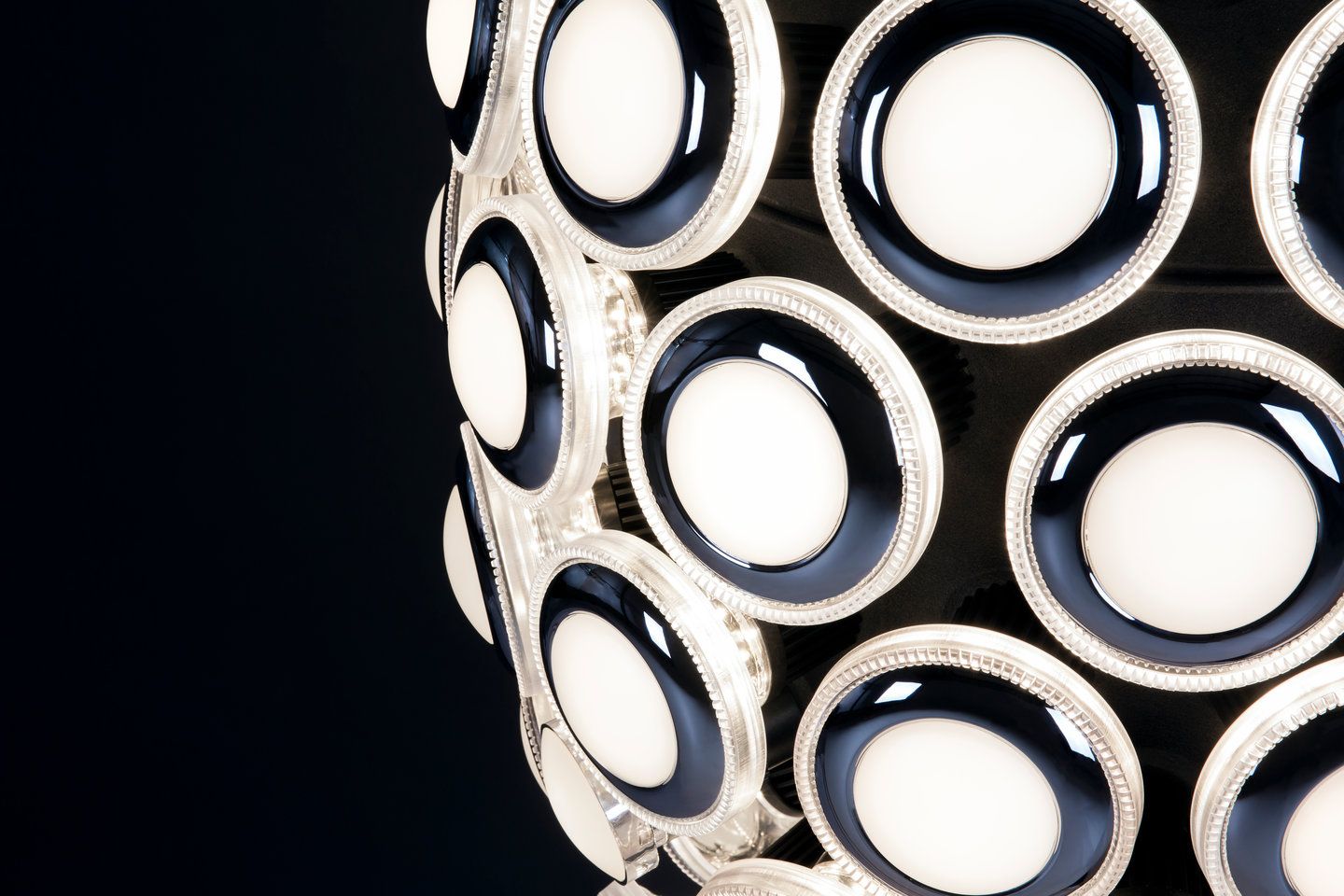 Chandelier ICONIC EYES by Moooi