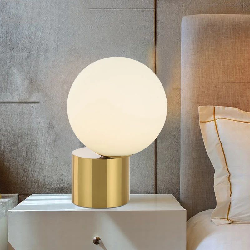 Designer table lamp TIP OF THE TONQUE by Romatti