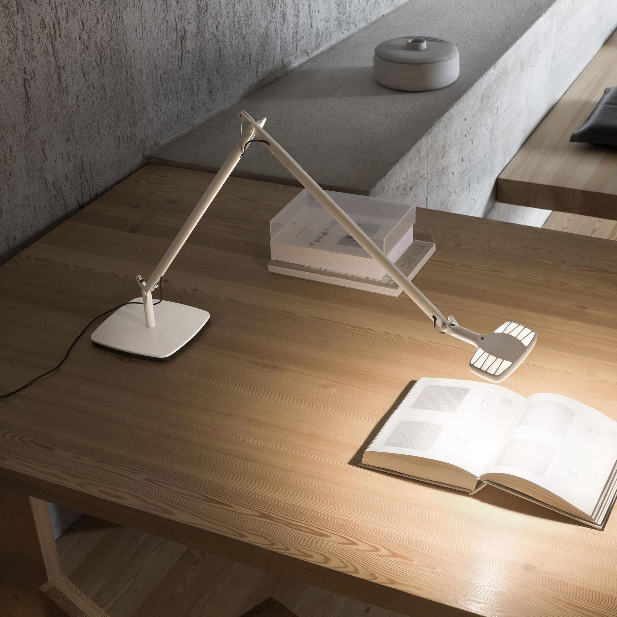 Table lamp Otto Watt by Luceplan