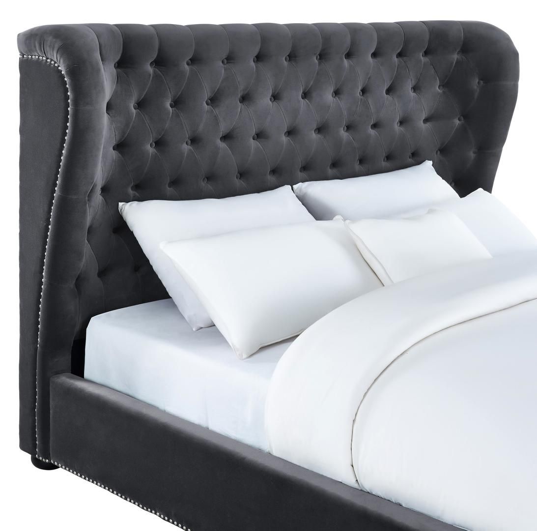 Кровать двуспальная с мягким изголовьем 180х200 см светло-серая Henbord