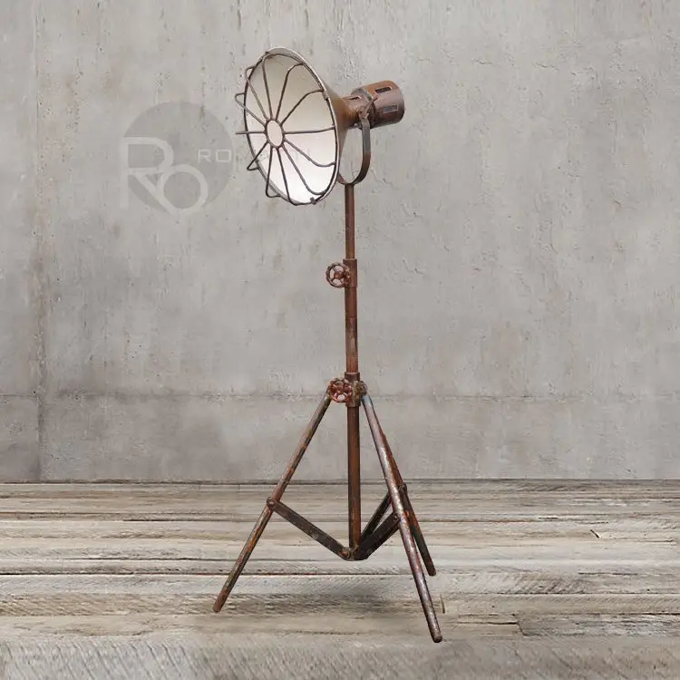 Saginaw floor lamp by Romatti