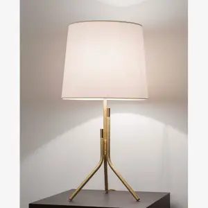 Настольная лампа ELLIS by CVL Luminaires