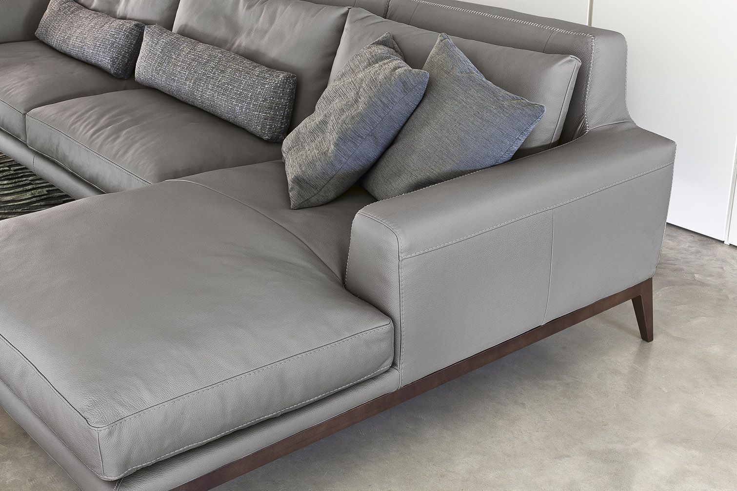 Miller sofa by Ditre Italia