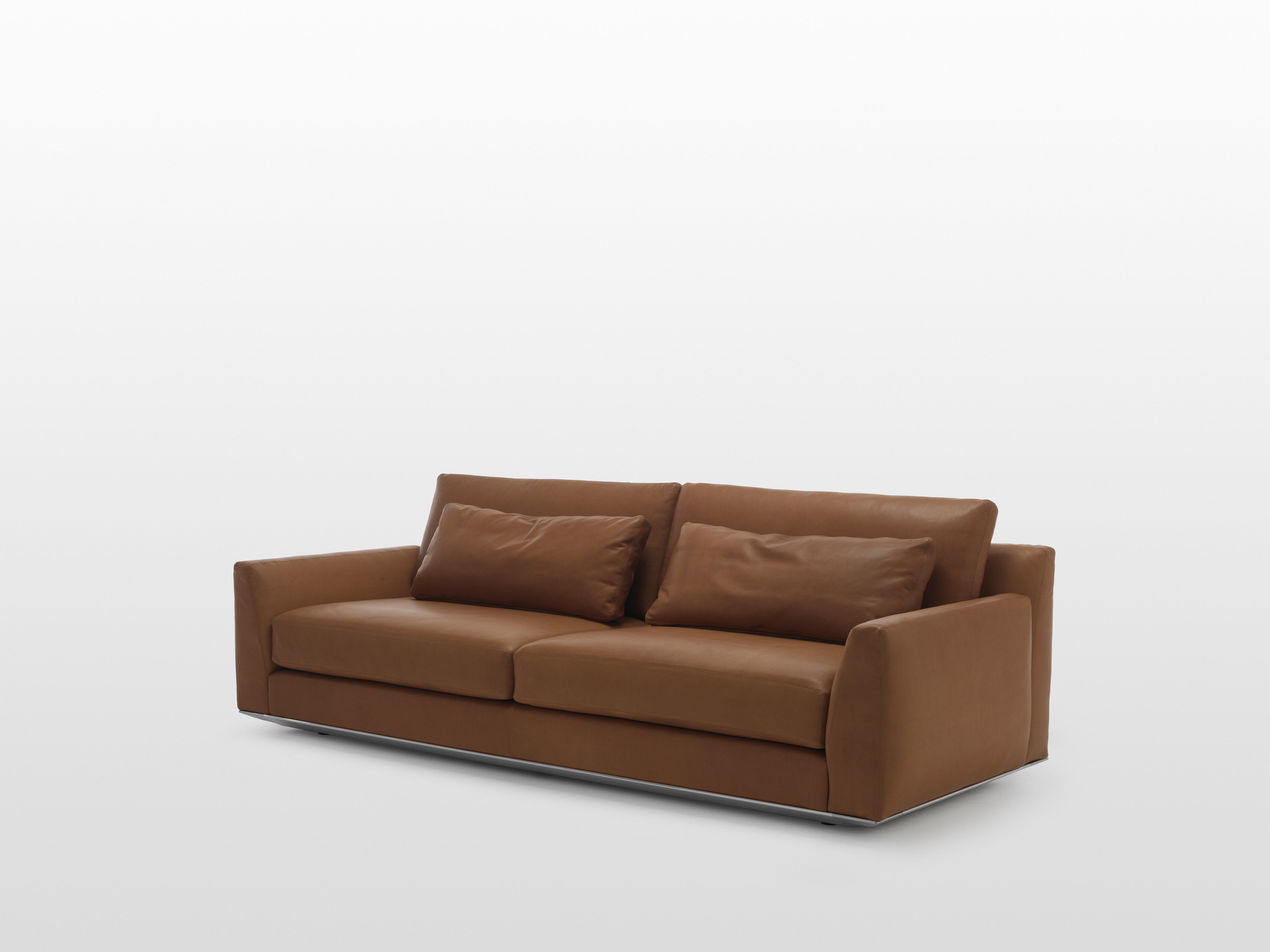 ELLINGTON Sofa by Casamania & Horm