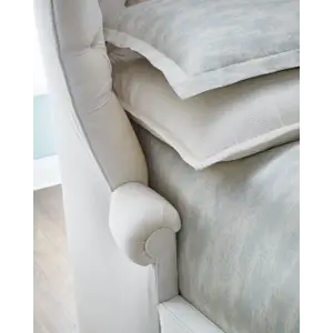 Кровать двуспальная с мягкой спинкой 160х200 см белая Antoinette