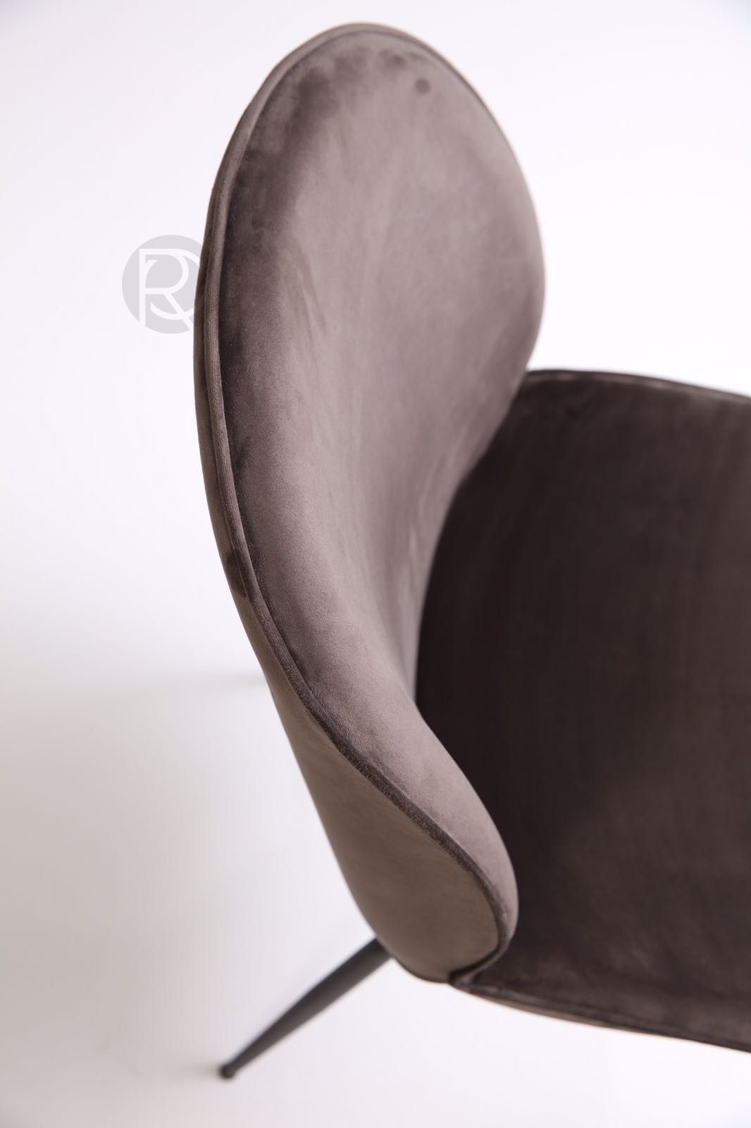 Chair GUBI by Romatti