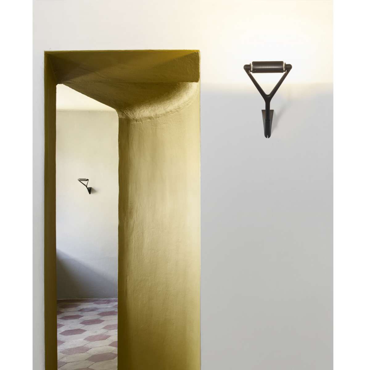 Wall lamp Lola by Luceplan