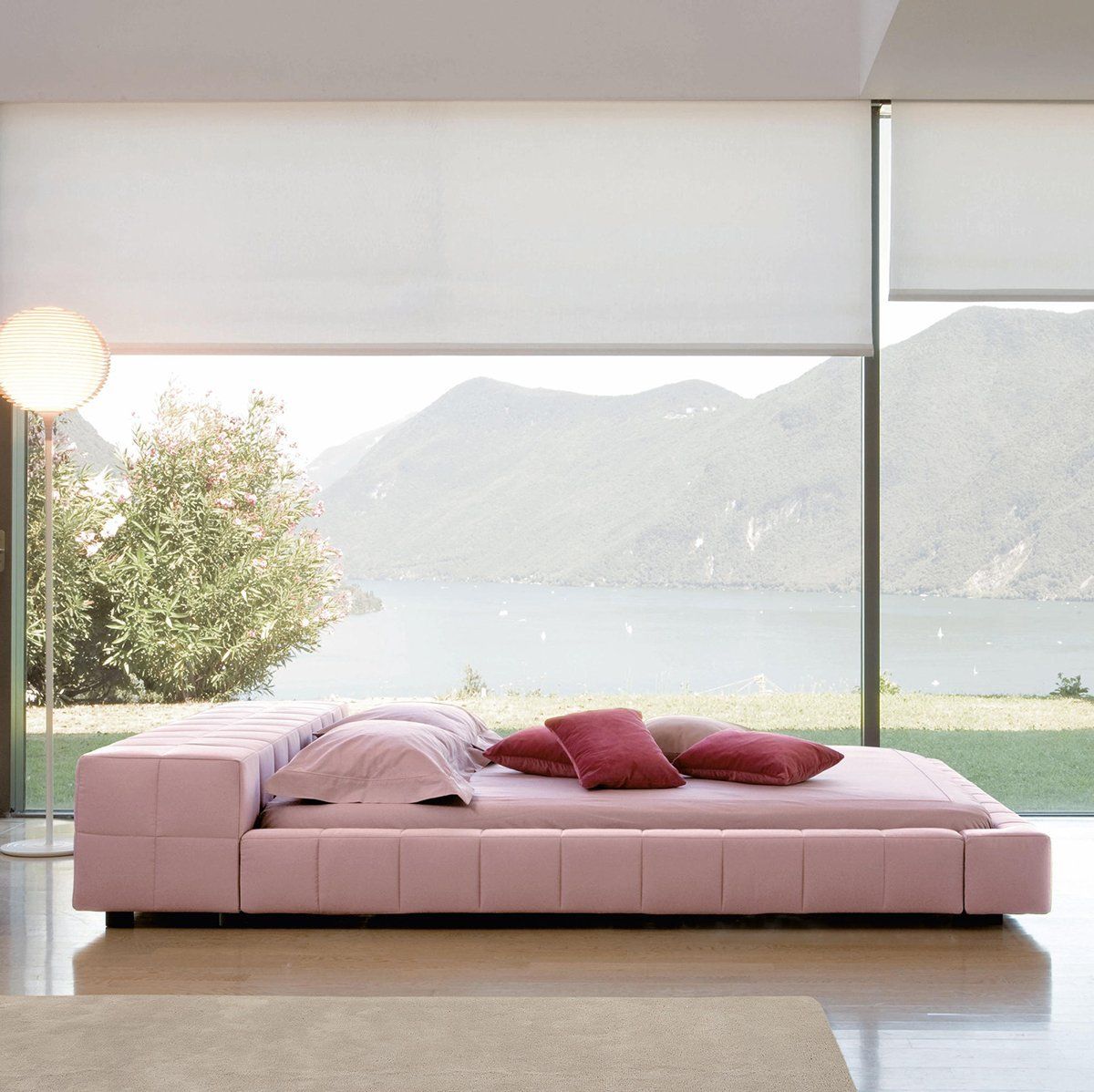 Double bed with two poufs 160x200 cm pink Squaring Isola Alta