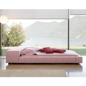 Кровать двуспальная 180х200 розовая с двумя пуфами Squaring Isola Alta