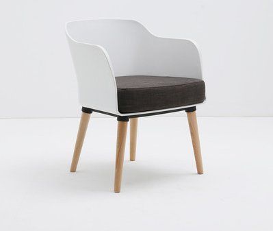 New Jersey Chair by Romatti