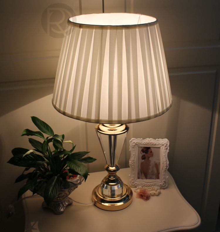 Дизайнерская настольная лампа FUMAT by Romatti