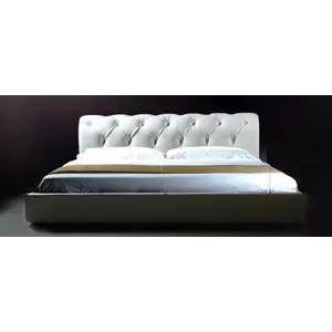 Кровать двуспальная с кожаным изголовьем 180х200 см белая Adelle