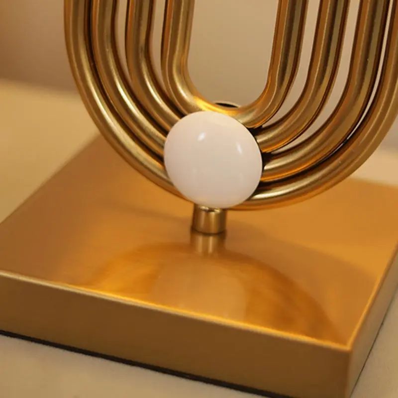 Дизайнерская настольная лампа ALEMOOR by Romatti