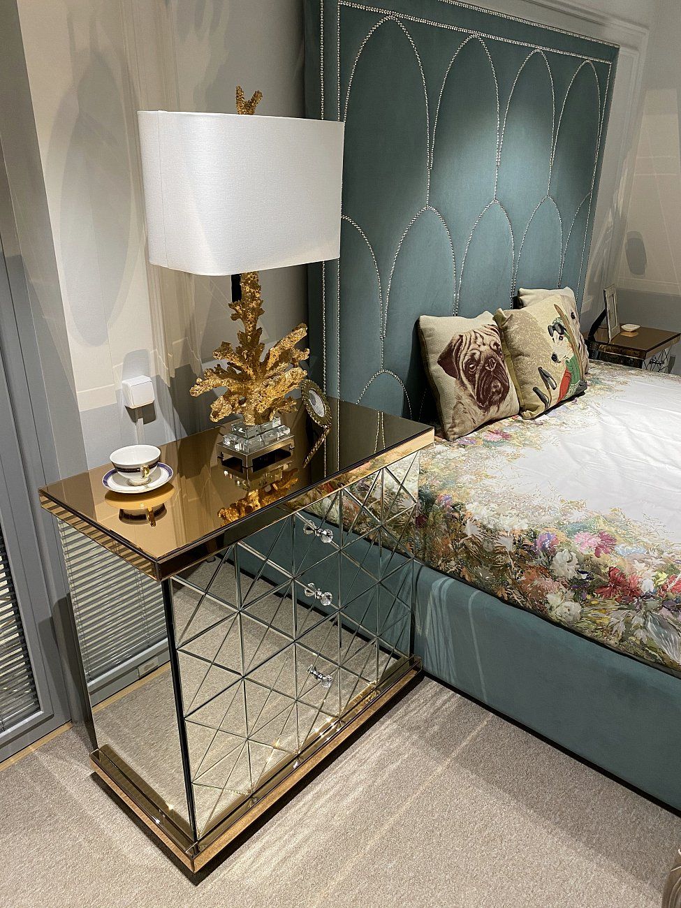 Double bed 160x200 cm aquamarine Petals Queen