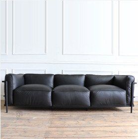 Pegas Sofa by Romatti