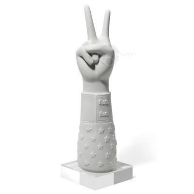 Statuette Love Hand by Romatti