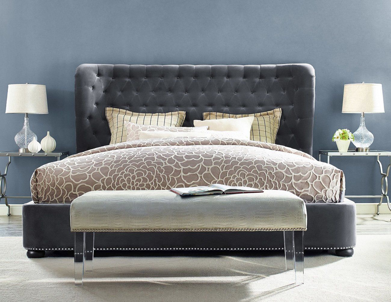 Кровать двуспальная с мягким изголовьем 180х200 см светло-серая Henbord