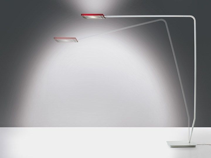 Напольный светильник 90° by Artemide