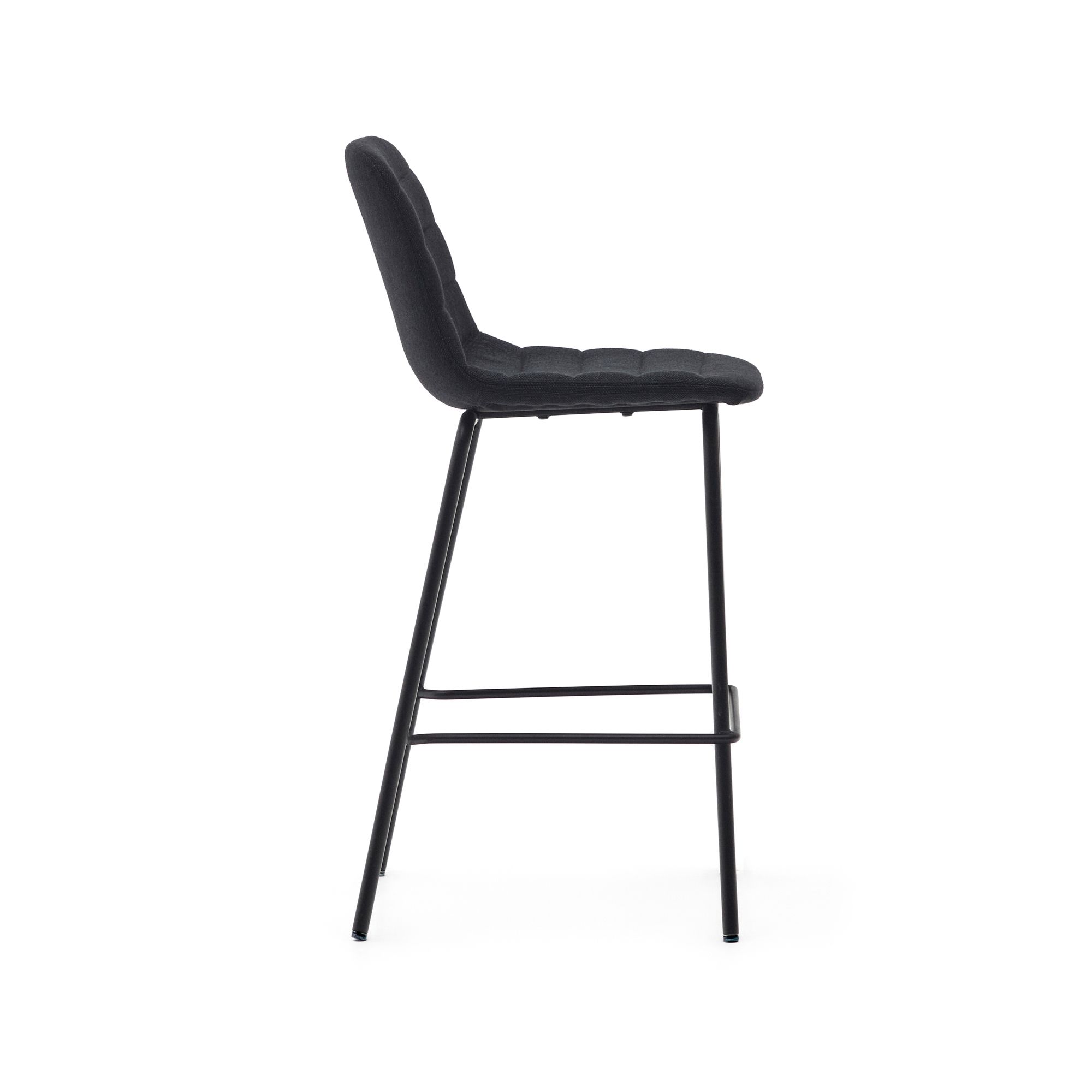 Полубарный стул Zunilda из черной синели и стали с матовой черной отделкой, высота сиденья 65 см. Zunilda